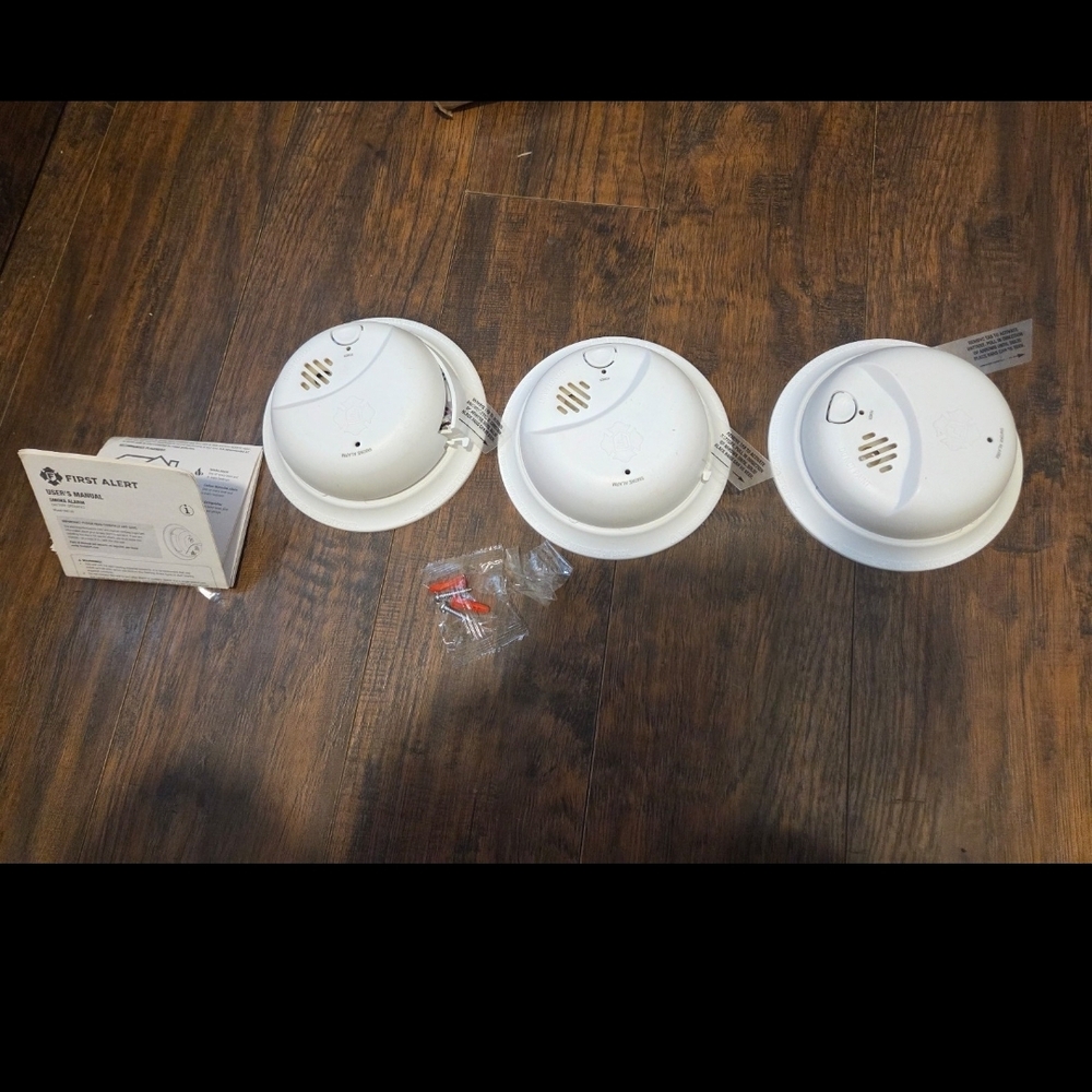 3 First Alert SMI100 Smoke Detector.